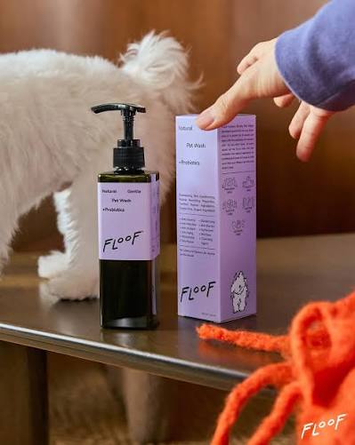 Floof Natural Gentle Waterless Cleansing Foam (ฟลูฟ โฟมทำความสะอาดผิวและขนสัตว์เลี้ยงแบบไม่ต้องล้างออก สารสกัดออร์แกนิก Ecocert)
